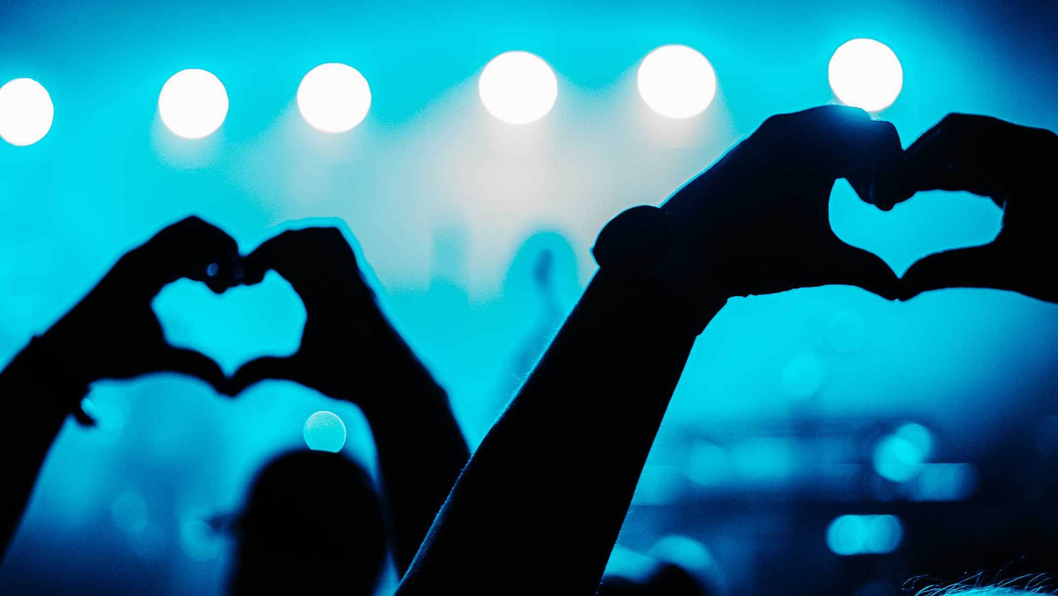 Live-Musik und Party im Festzelt beim Sommerfest Kleinzell